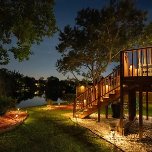 Lakefront Retreat Near Tybee With King Bed And Free Parking Holiday home