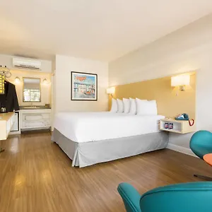 3* Hotell The Thunderbird